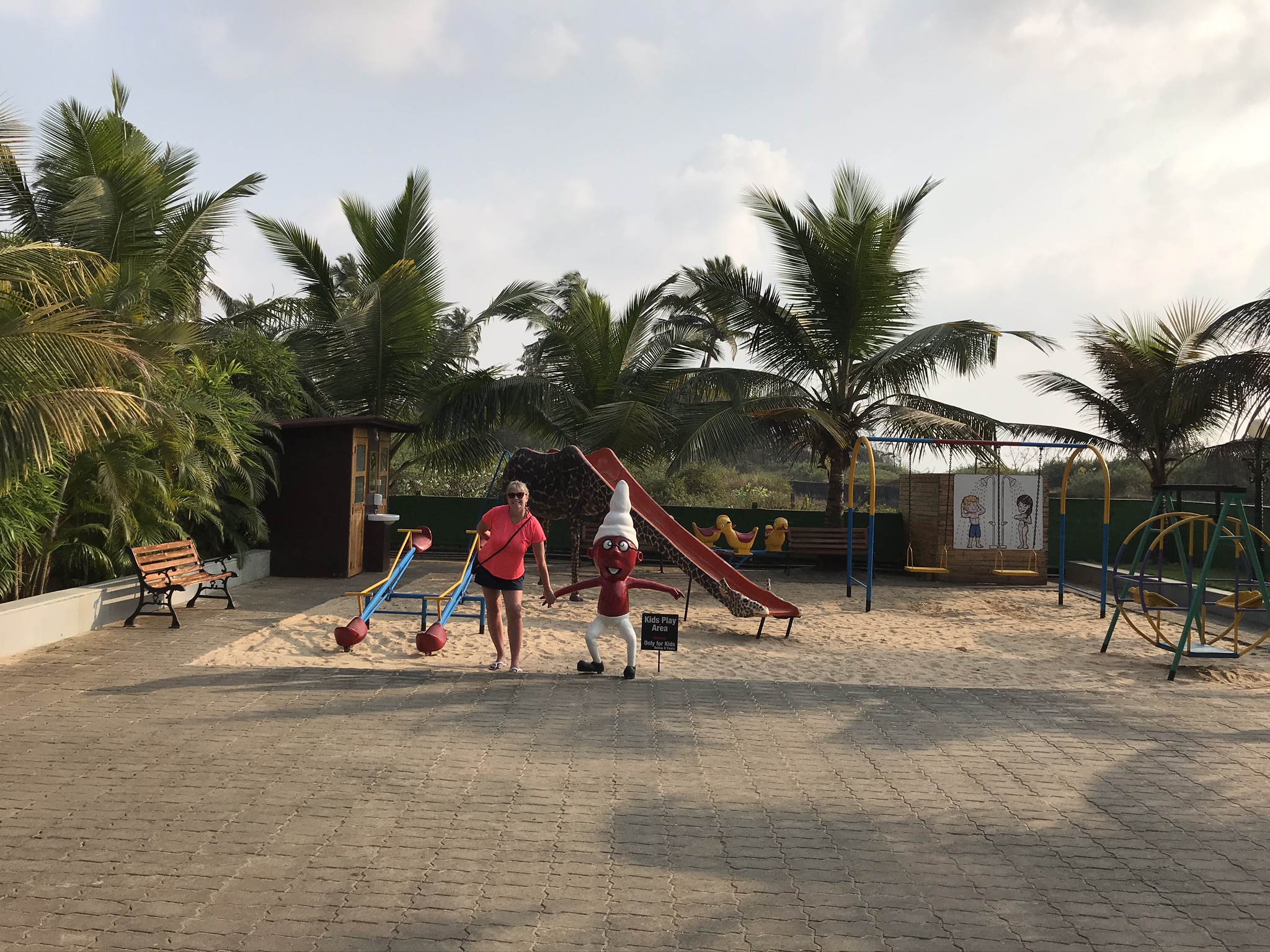 Фото Majestic Beach Comforts