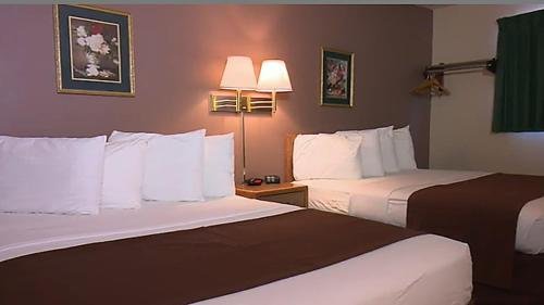 Фото Americas Best Value Inn Torrington