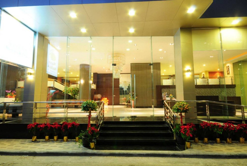 Фото Boss Suites Nana Hotel