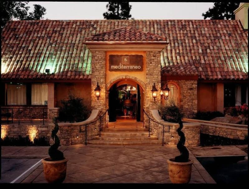 Фото Westlake Village Inn