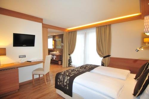 Фото Hotel B&b Bondi