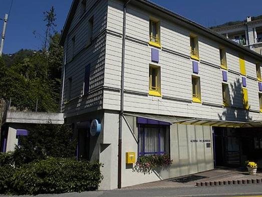 Фото Youth Hostel Montreux