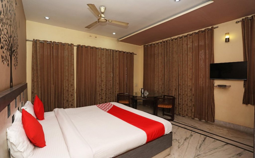 Фото Oyo 1379 Hotel Hkj International