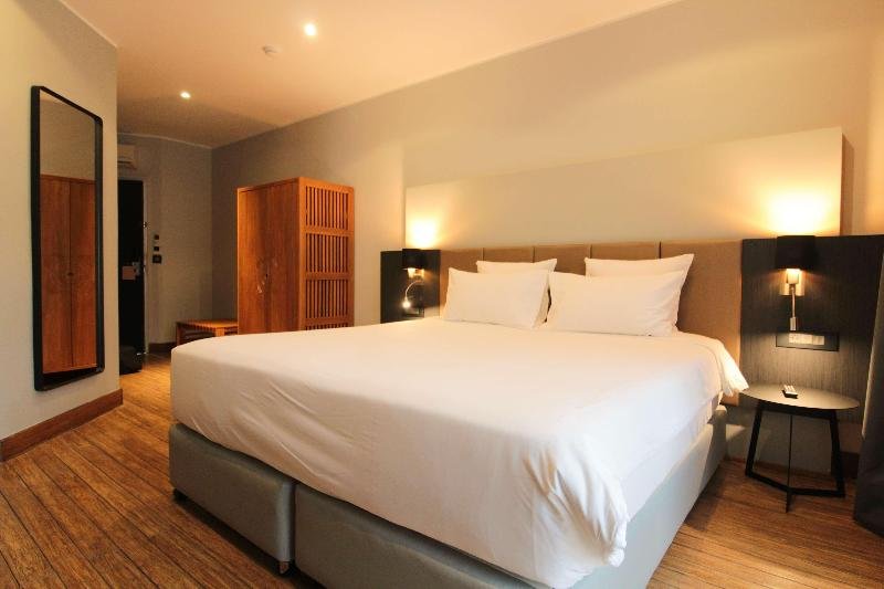 Фото Radisson Hotel Tamboho Waterfront Antananarivo