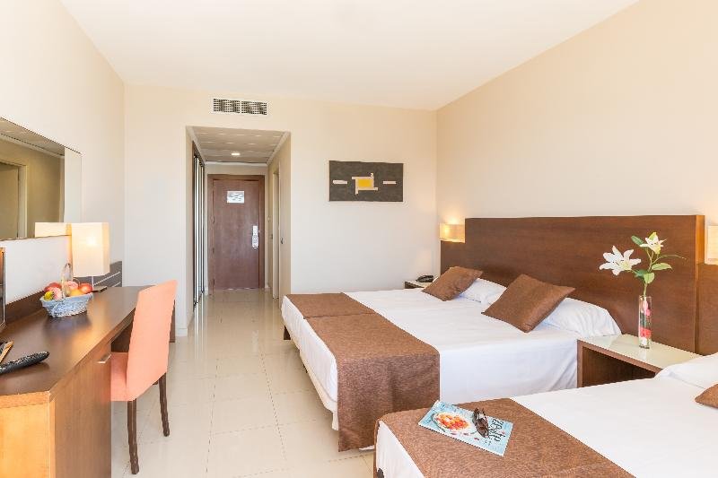 Фото Hotel Bahía Calpe by Pierre & Vacances