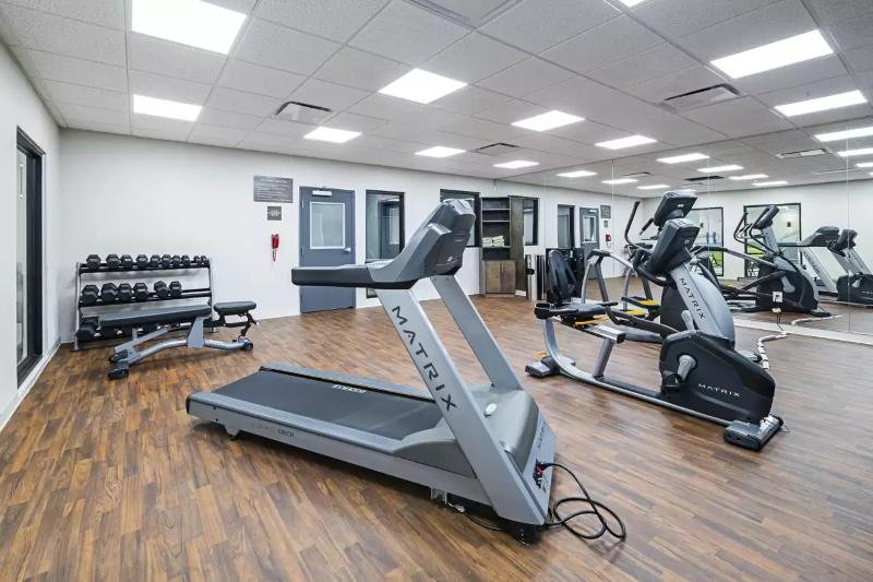 Фото Comfort Inn & Suites Oklahoma City near Bricktown