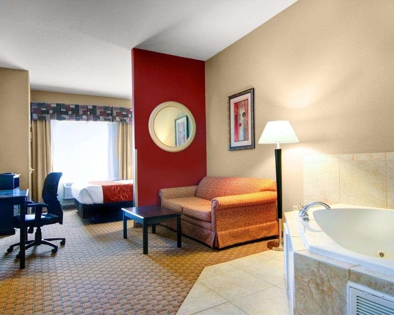 Фото Comfort Suites Fort Stockton