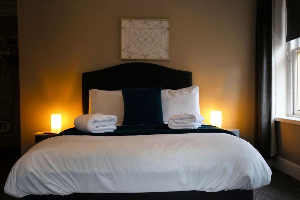 Фото The Mitre Hotel