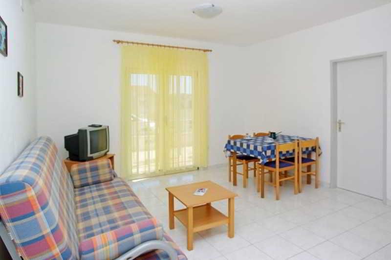 Фото Villa Lara Apartments