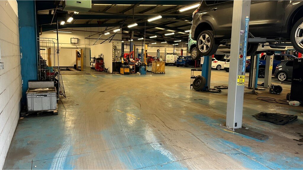 Production of auto parts Ford Service Centre Preston, England, photo