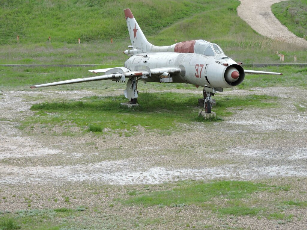 Monument to technology Истребитель Су-17М3, Temryuk, photo