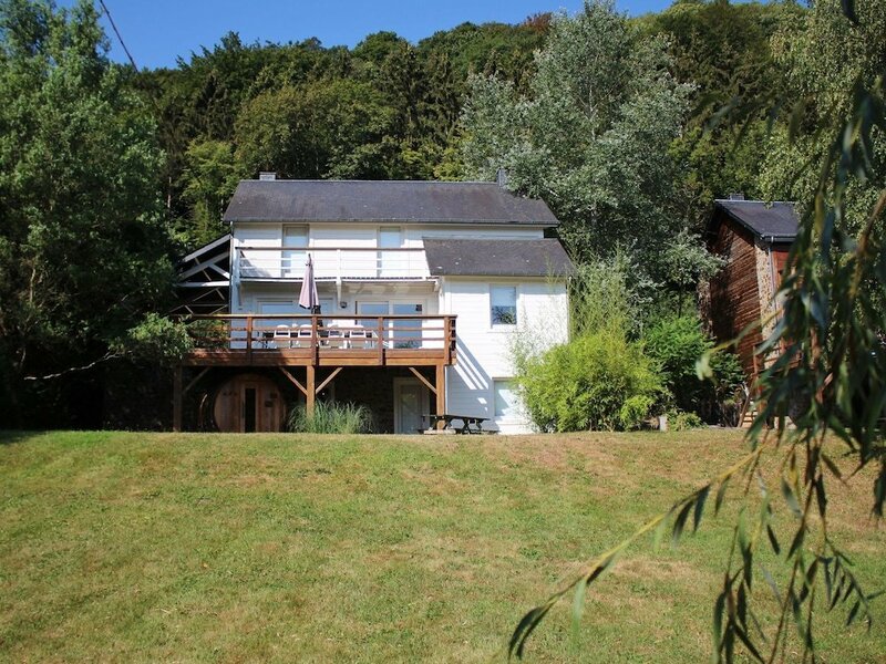 Гостиница Spacious Holiday Home in Jupille With Sauna