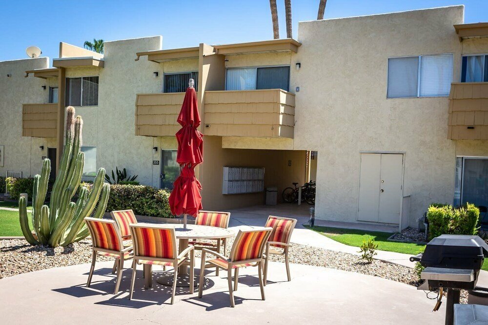 Hotel Updated Condo in A+ Old Town Scottsdale Location!, Scottsdale, photo