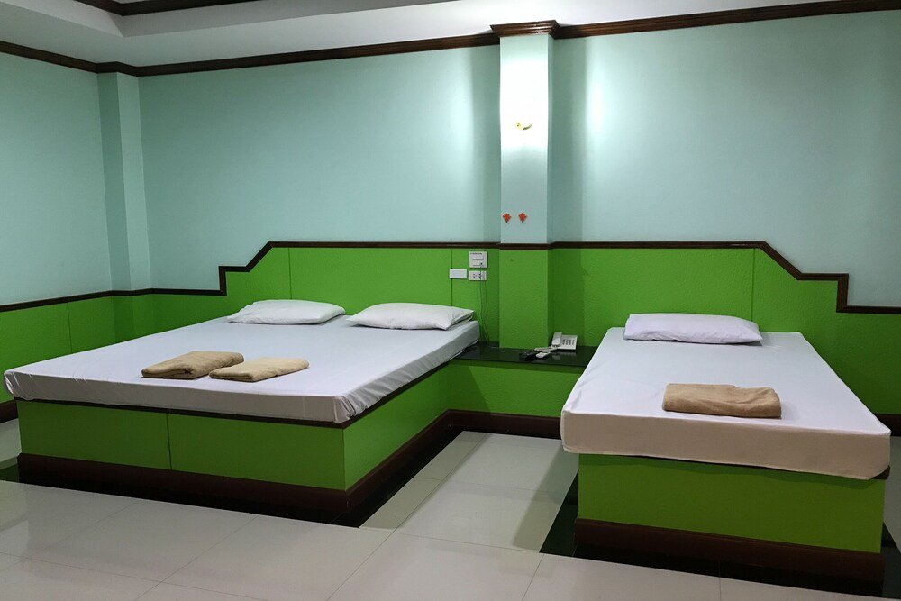 Фото Oyo 75334 Train Hotel