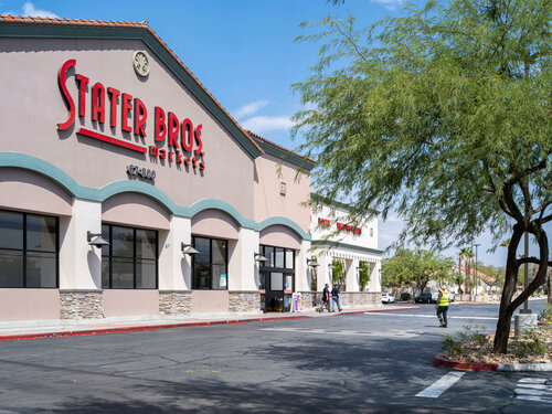 Shopping mall Plaza Rio Vista, State of California, photo