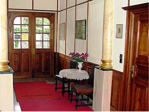 Гостиница Villa Auguste в Пёрчах-ам-Вёртерзее