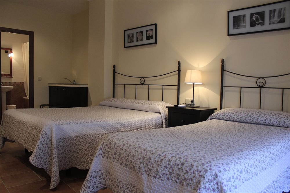 Фото Hostal El Pilar