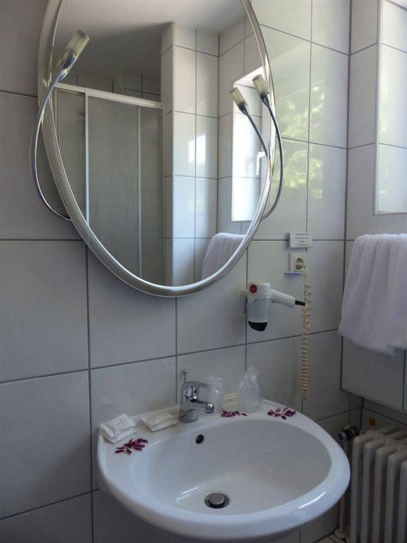 Фото Serways Hotel Siegburg West