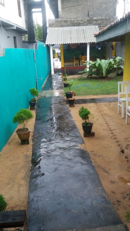 Фото Malika Yellow House