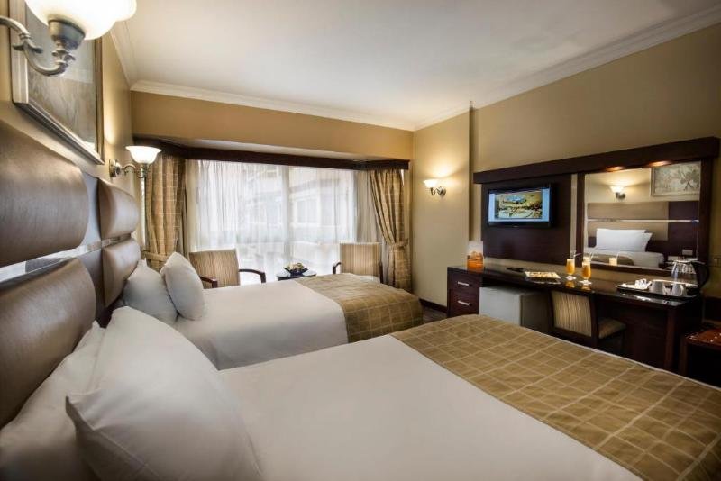 Фото Pyramisa Suites Hotel Cairo