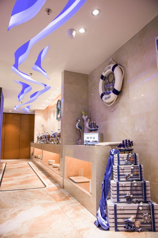 Фото The Harbour Hotel