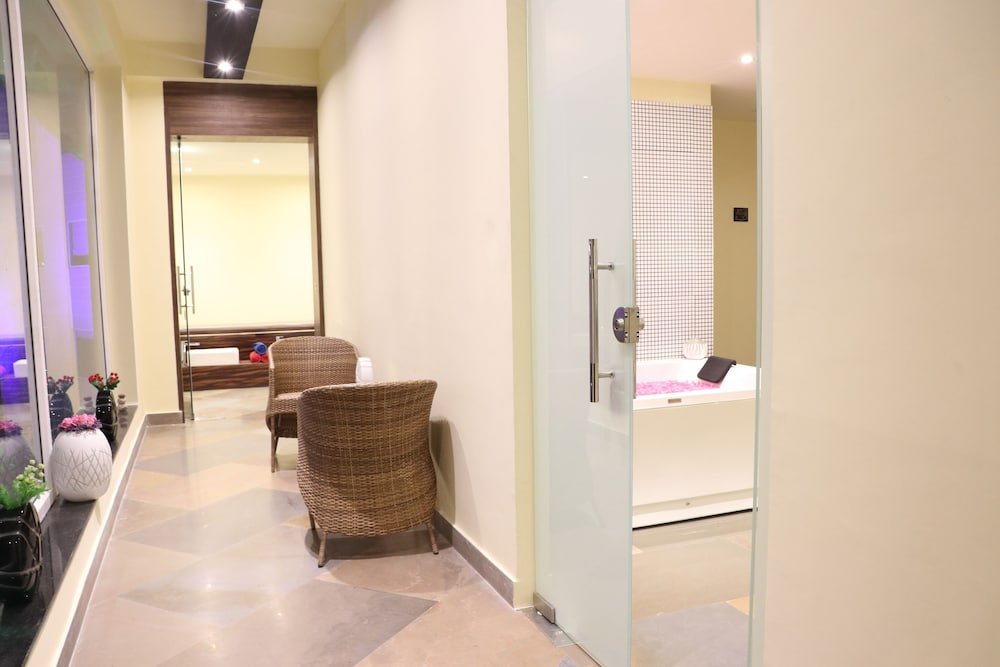 Фото JuSTa Sajjangarh Resort & SPA