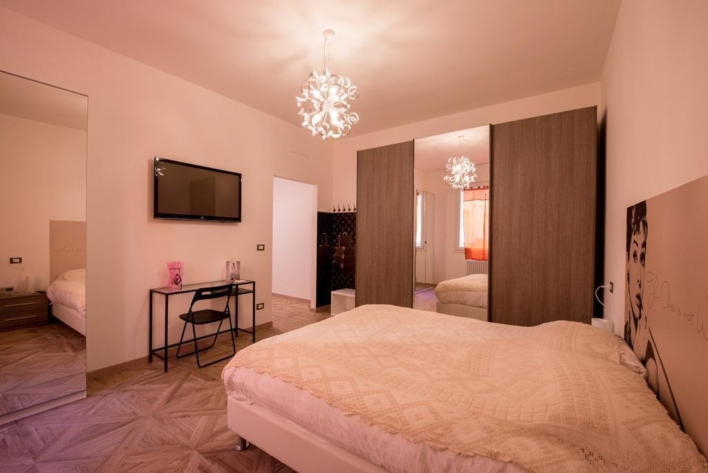 Фото 051b Room Breakfast