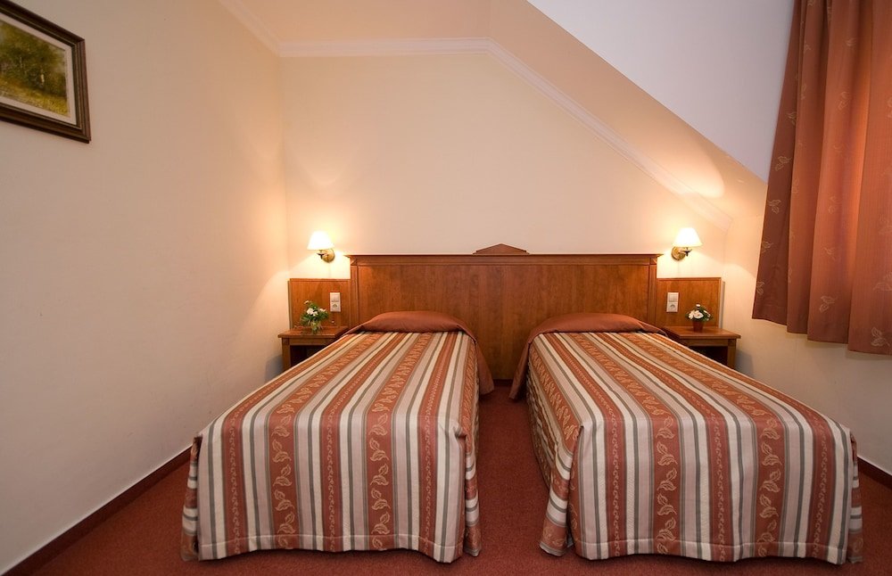 Фото Gereby Kuria Hotel es Lovasudvar