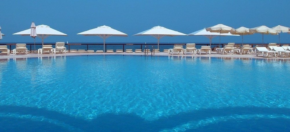 Гостиница Raphael Apartments, Герцлия, фото