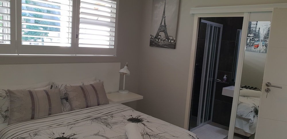 Фото Umhlanga Lodge - Adults Only