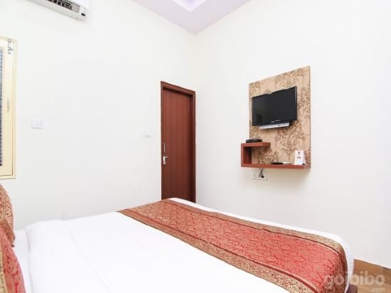 Фото The Century Plaza Hotel