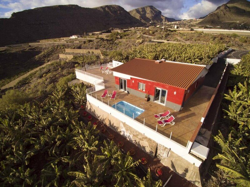 Жильё посуточно House with 2 Bedrooms in Santiago Del Teide, with Wonderful Sea View, Pool Access, Furnished Terrace - 3 Km From the Beach