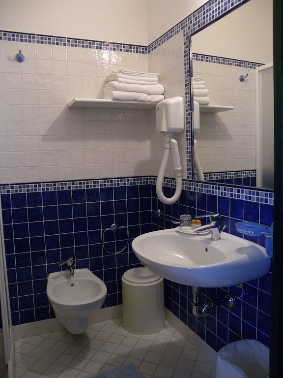 Фото Hotel River