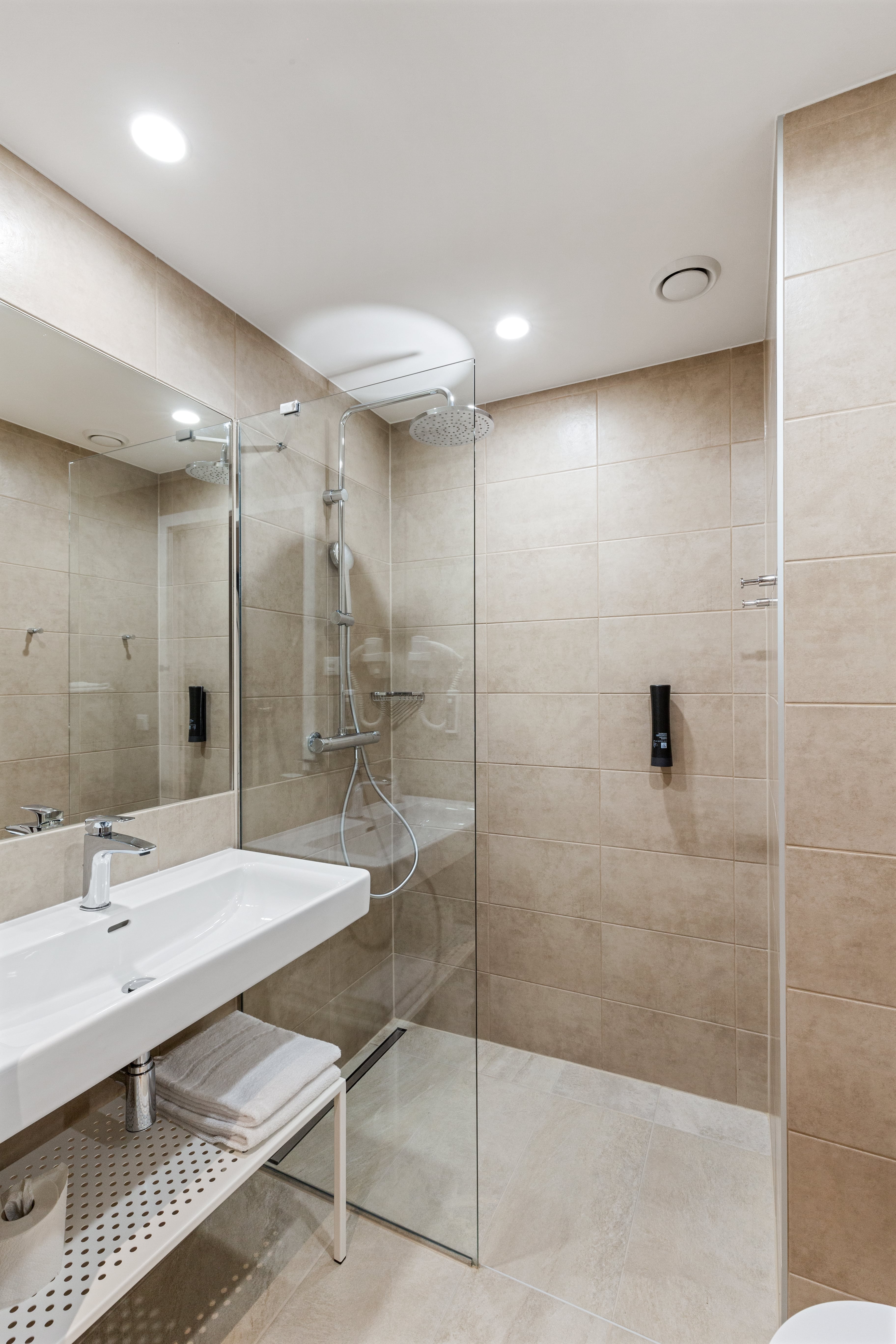 Фото B&b Hotel Oftringen