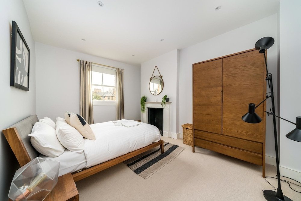 Фото New Bohemian 2 Bedroom Victorian Flat In Dalston