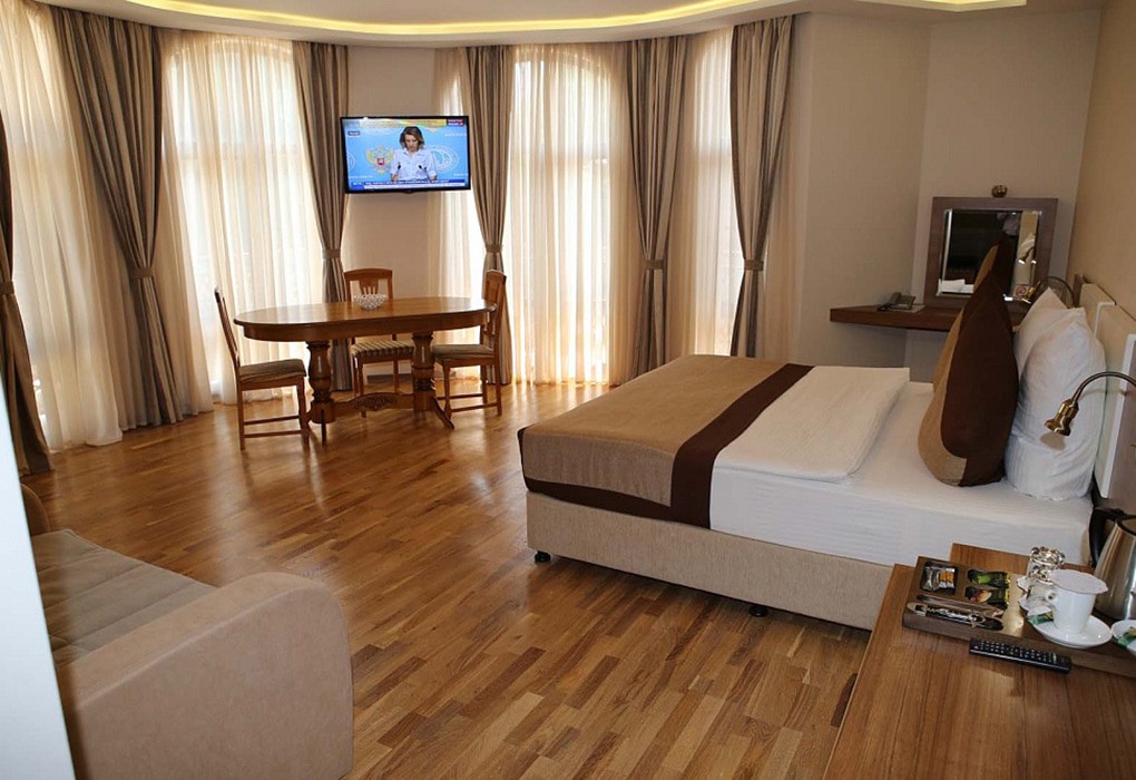 Фото Leon Boutique Hotel