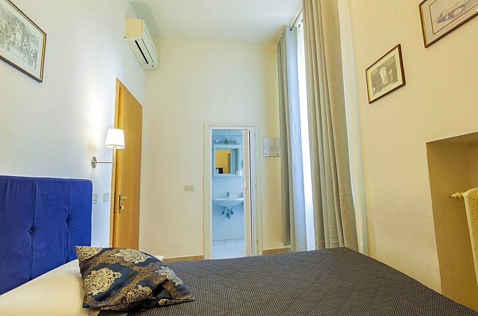 Фото Hotel St. James