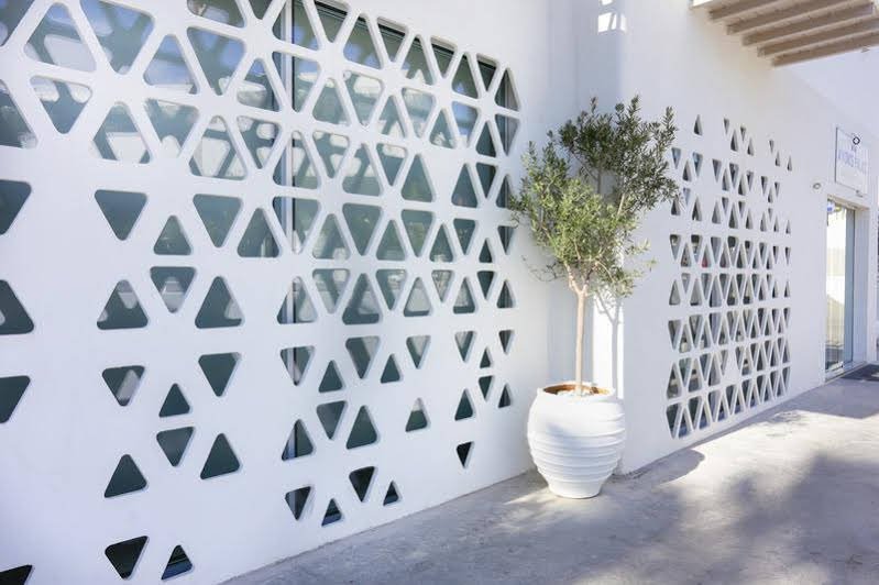 Фото Mykonos Dove Beachfront Hotel