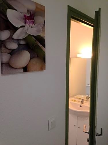 Фото Hôtel Les Colombes