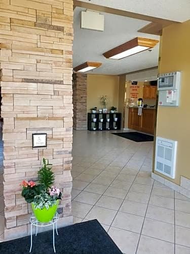 Фото Western Budget Motel Whitecourt 3