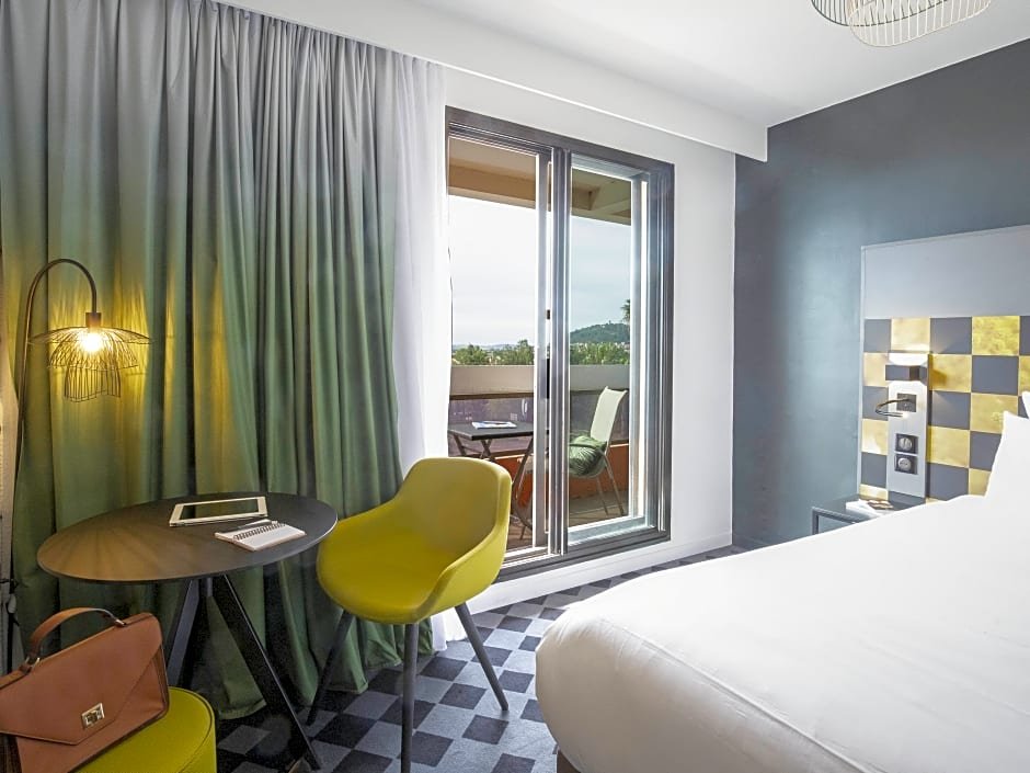 Фото Отель Mercure Hyeres Centre