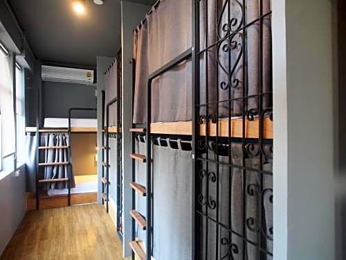 Фото Silom Space Hostel