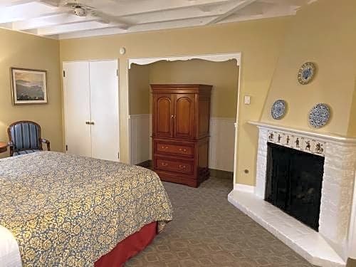 Фото Normandy Inn