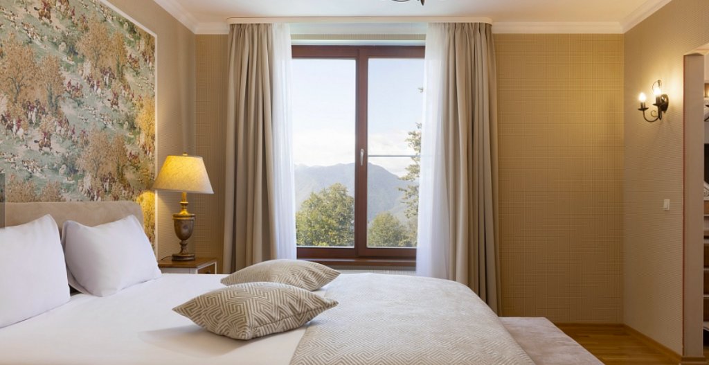 Фото Роза Шале