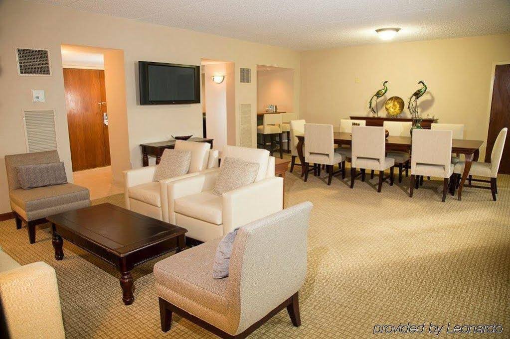 Фото DoubleTree by Hilton Orlando Airport