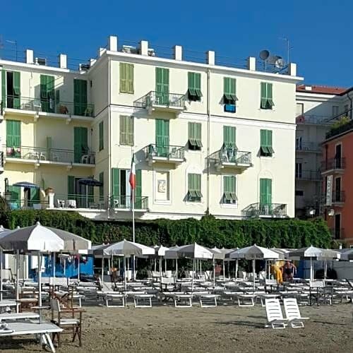 Гостиница Hotel Eden Alaxi Hotels в Алассио