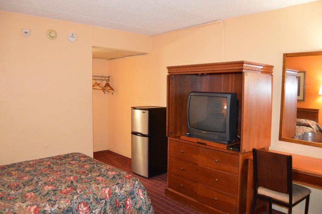 Фото Travelers Inn