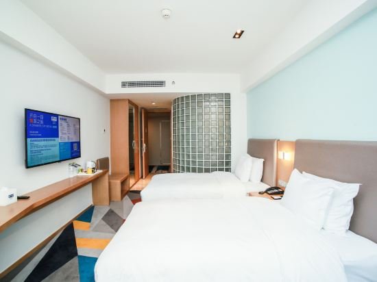 Фото Holiday Inn Express Chengdu Xindu, an Ihg Hotel