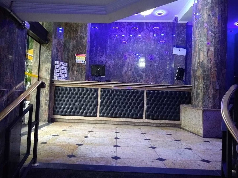 Фото La Guardia Hotel