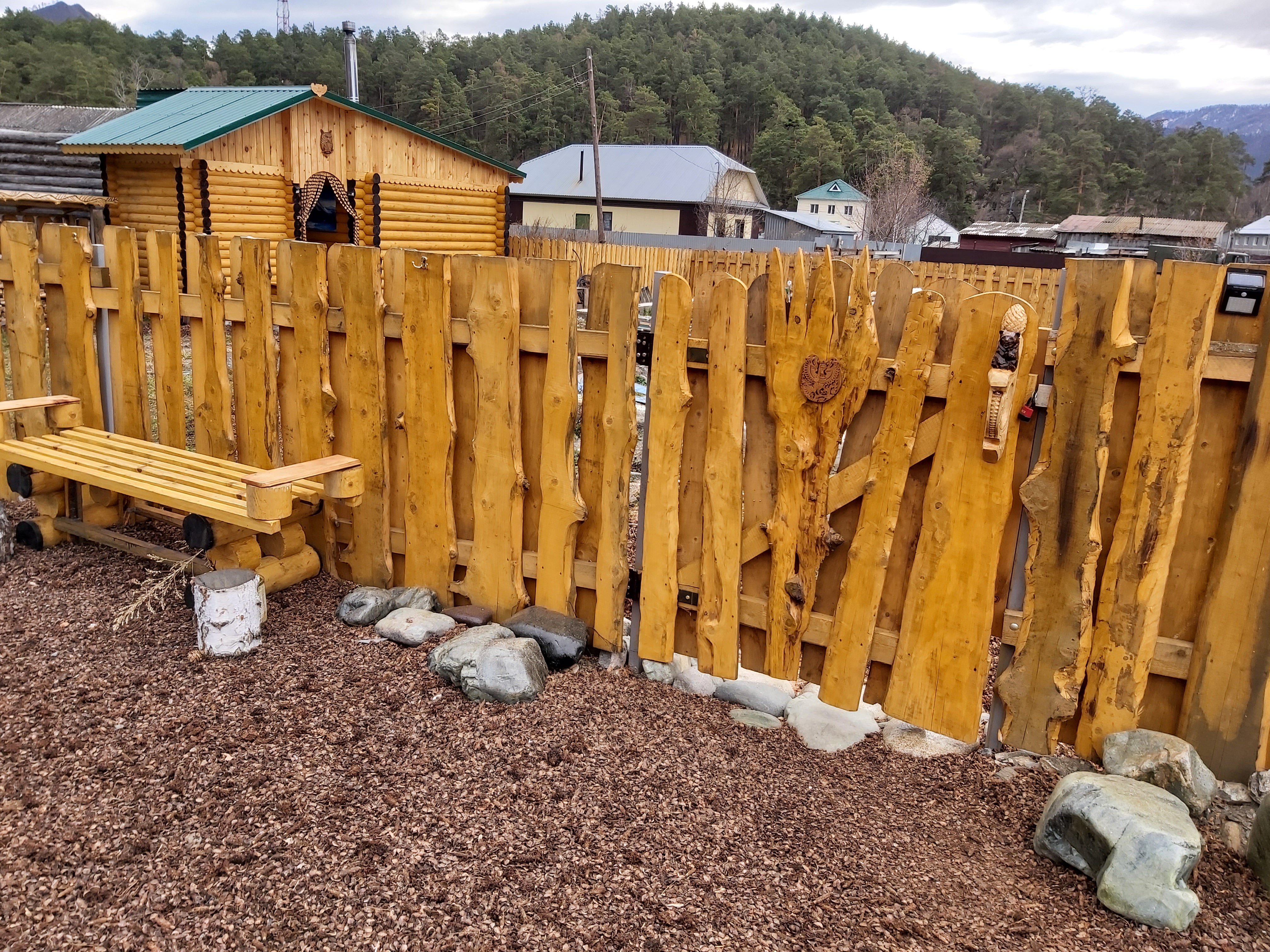 Фото Усадьба у горы